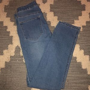 Light wash skinny jeans